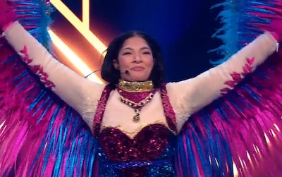 The masked singer-winnaar April Darby had moeite met geheim bewaren: ‘Mensen worden ook steeds brutaler’