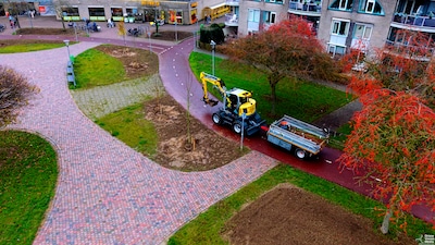 Wethouder opent Eilandplein tijdens kerstfeest in Duiven