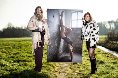 Linda (40) verliest bijna haar kind, krijgt kanker en vergeet zichzelf, maar door deze foto’s is ze helemaal terug: ‘Megatrots’