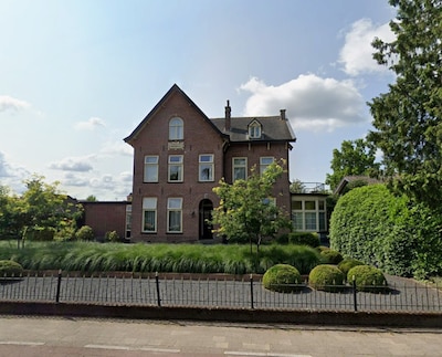 Tien nieuwe woningen op voormalige locatie Van Voskuilen: markante villa blijft staan