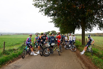 Chaos bij Tour of Holland, maar Slotronde zondag in Arnhem gaat wel door