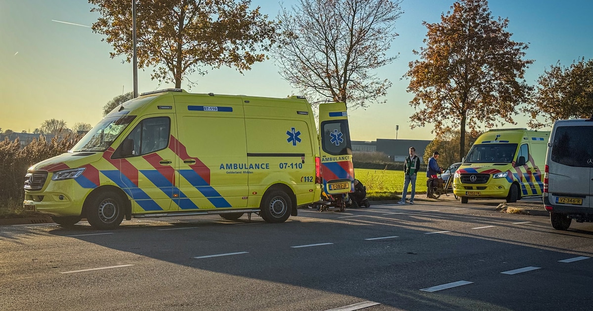 Fietser zwaargewond bij aanrijding met auto in buitengebied Duiven.