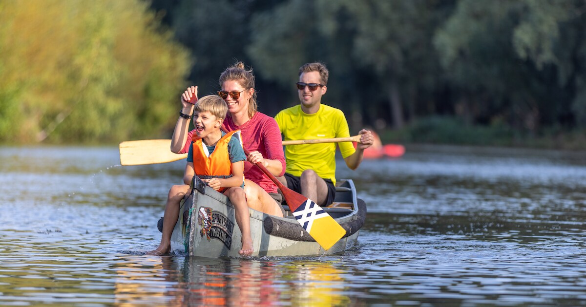 Kanoën in Maas en Waalse vaarten is een blinde vlek: ‘Het is hier zó ongerept. Dat is juist het mooi