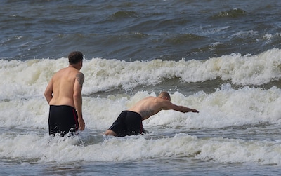 Bloedhete dag, ijskoud water: zo kan een verfrissende duik ineens levensgevaarlijk worden