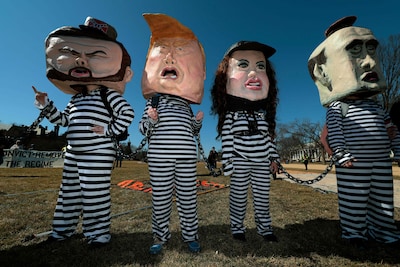 Kritiek in Trump-land groeit na Iran-aanval: ‘Dit is hartverscheurend en tragisch’