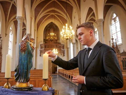 Stijn Lansdaal (22) is de jonge ondernemer die de kerk in Haren gekocht heeft. 