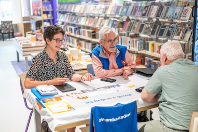 Bibliotheek Nijmegen houdt spreekuur voor senioren die twijfelen over openbaar vervoer