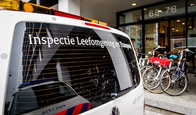 Telefoontje van politie onthult: ambtenaar die bij staatsgeheimen kan is opgedoken in drugsonderzoek