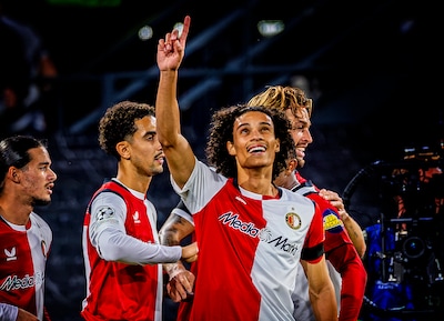 LIVE Champions League | Feyenoord dankzij prachtige uithaal Zechiël naast Como, maar de Rotterdammers azen op meer