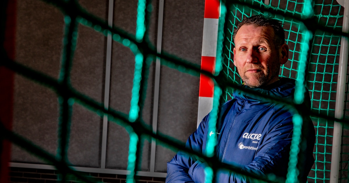 Trainer Harry Rutgers van vv Dieren is al na vier duels klaar met ...
