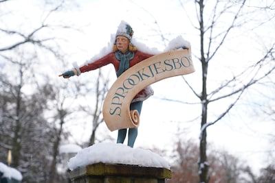 Sprookjesbos in Efteling grotendeels weer open na hevige sneeuwval