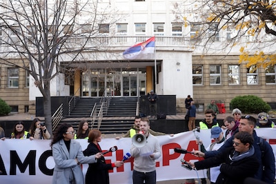 Schoonzoon Trump laat omstreden plannen voor luxe-hotel in Belgrado vallen