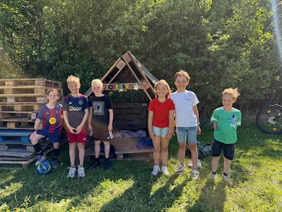 Hut van kinderen moet weer verhuizen na klacht buurtbewoner: ‘Deze wordt nog groter’
