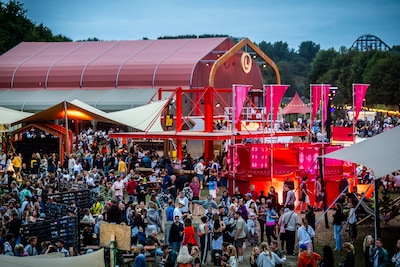 Geen F5-stress meer: Lowlands-gekte lijkt na 10 jaar voorbij, kaartjes van 365 euro nog gewoon te koop