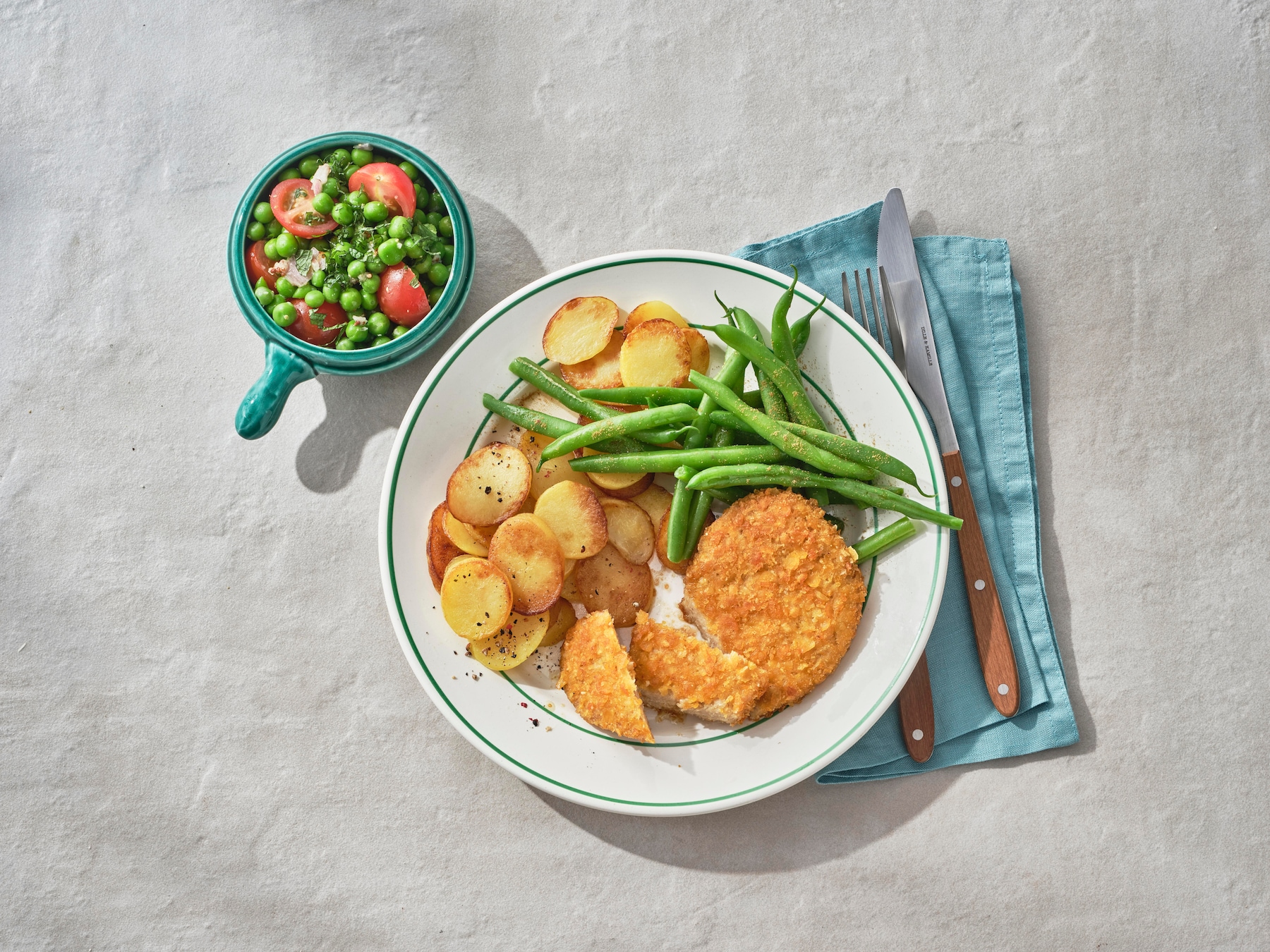 Wat Eten We Vandaag: Vegaschnitzel met gebakken aardappeltjes en sperziebonen