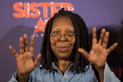 Whoopi Goldberg (69) kan niet met pensioen: ‘Ik ben niet slim getrouwd’