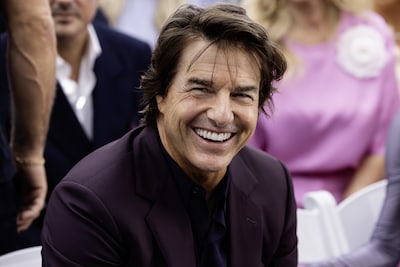 Tom Cruise (64) verrast met coverfoto waarop hij met bijna ontbloot bovenlijf staat
