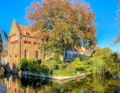 Dit iconische huis is ook te zien in Madurodam en staat nu te koop: ‘Je woont in de geschiedenis’