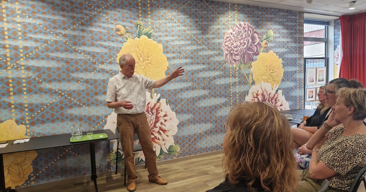 Jan Alfrink vertelt in bibliotheek Lichtenvoorde