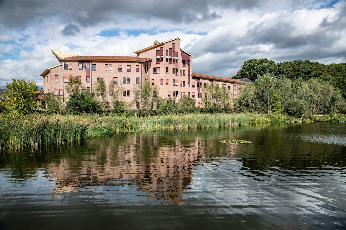 het-pand-aan-de-tarweweg-waar-ook-een-vleugel-is-voor-gevluchte-oekrainers-met-grote-psychische-problemen
