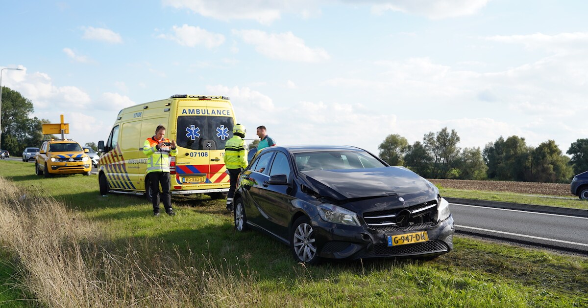 Auto’s botsen vlak voor mobiele flitser in Ellecom en veroorzaken forse vertraging