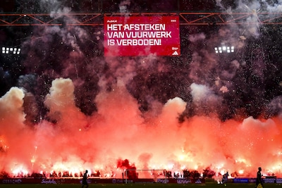Straf voor Ajax na zee van vuurwerk tegen FC Groningen: F-side leeg tijdens eerstvolgende thuiswedstrijd