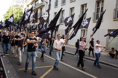 Fascisme is terug en zo kun je het herkennen: ‘Het begint met inspelen op maatschappelijke onvrede’