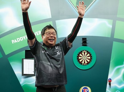 Na debuut in 1982 (!) zet 71-jarige Paul Lim het WK darts weer op stelten: ‘Ik heb geen 1 miljoen pond meer nodig’