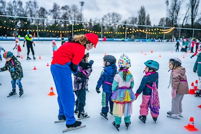 Schaatshelm wint terrein: ‘Binnen twee jaar is een helm op elke ijsbaan in Nederland verplicht’