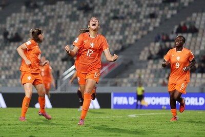 Voetbalsters Oranje Onder 17 blijven winnen en staan voor het eerst in WK-finale: ‘We kunnen alles’