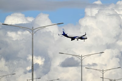 Indiase luchtvaartmaatschappij door het stof om honderden gecancelde vluchten