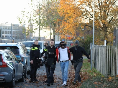 Een verdachte nog vast na bommelding in trein, twee mannen vrijgelaten