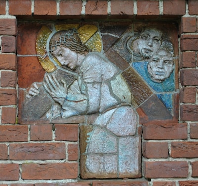 Kruisweg op Kapelberg in Bergharen op Goede Vrijdag