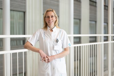 Arts Radboudumc slachtoffer van deepfakevideo, ziekenhuis start bewustwordingsactie: ‘Ik was echt to