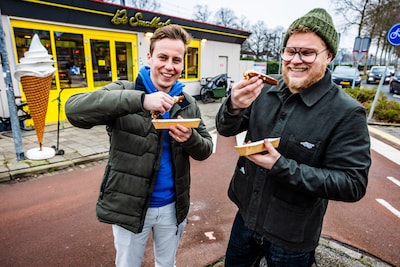 Van dit Dordtse icoon zou een standbeeld in de stad moeten komen: ‘De frikandel zit in ons dna’