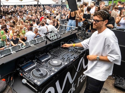 Franky Rizardo heeft miljoenenpubliek met solo-optreden op groot Amerikaans festival