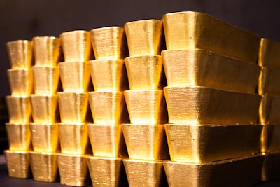 Grootste daling van goud- en zilverprijs in jaren, vertrouwen in dollar herstelt door nieuwe Fed-kandidaat van Trump