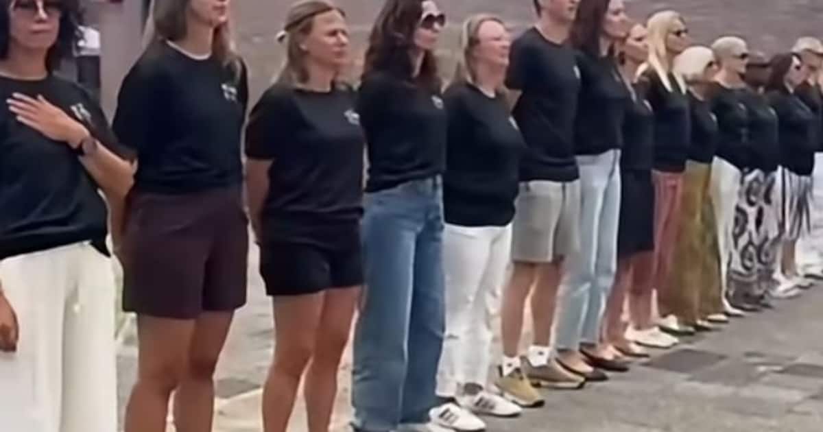 Basisschool De Wegwijzer opent nieuw schooljaar met ludieke stunt: ‘Wij zijn klaar voor de Champions
