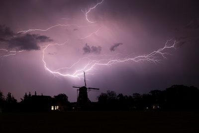 Kans op wateroverlast en flinke hagel: Gelderland krijgt warmste donderdag van het land, met onweer