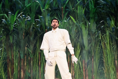 Super Bowl-optreden Bad Bunny wint zeven Emmy’s, ook Amerikaanse versie De Verraders valt in de prijzen