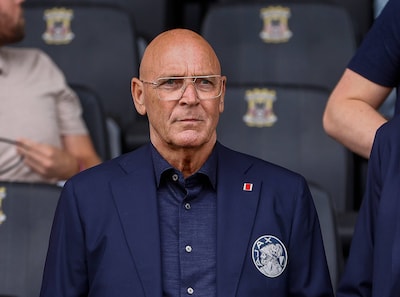 Waarom Ajax oud-speler Ophof tóch per direct zou mogen benoemen: ‘Lijkt geen smoes’