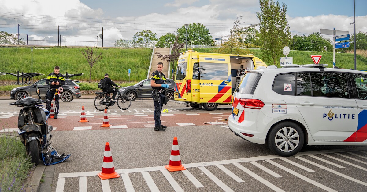 Twee scooters botsen op kruising in Westervoort