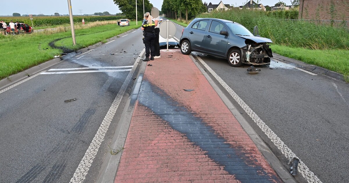 Gewonde en veel schade bij botsing op de Oostsingel in Duiven