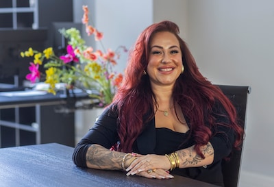 Rotterdamse poetsqueen verwelkomt dochter Chavéli Rosalía: ‘Wat een bevalling was dat’