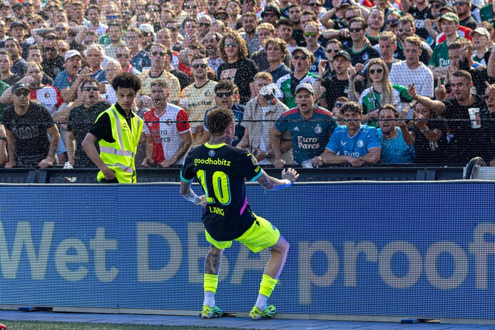 noa-lang-voor-de-feyenoord-vakken