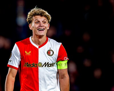 Waarom is aanvoerder Feyenoord niet altijd zeker van basisplaats? ‘Steijn is echt geen luie nummer tien’