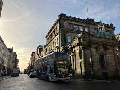 LIVE Europa League | Selectie FC Utrecht met vertraging in Schotland, niet groen of blauw maar rood 