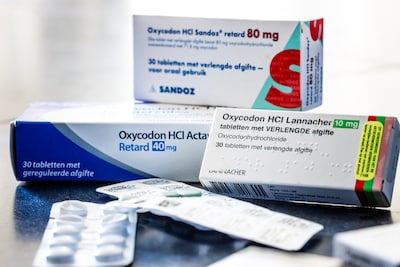 Sharon overleed nadat ze vergiftigde pijnstiller slikte, het spoor leidt naar criminele apotheek