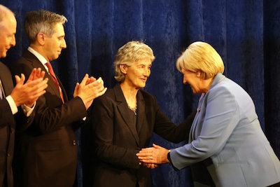 Catherine Connolly met grote meerderheid gekozen tot nieuwe president van Ierland