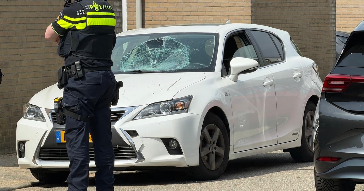 Wielrenner naar het ziekenhuis na aanrijding in Ede